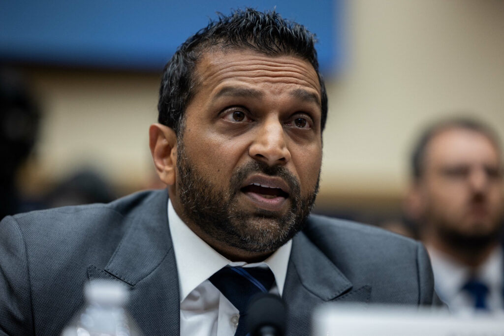 Directorul FBI din SUA le-a oferit cadou pistoale 3D unor oficiali din Noua Zeelandă. Motivul pentru care gestul a fost greșit