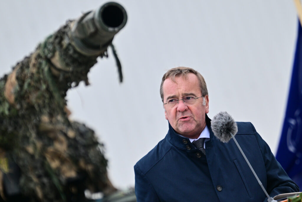 Atacurile rusești asupra Kievului demonstrează „dispreț pentru umanitate”, declară ministrul german al Apărării