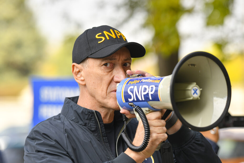 Proteste masive în penitenciarele din România: Angajații refuză munca suplimentară, sistemul riscă un blocaj