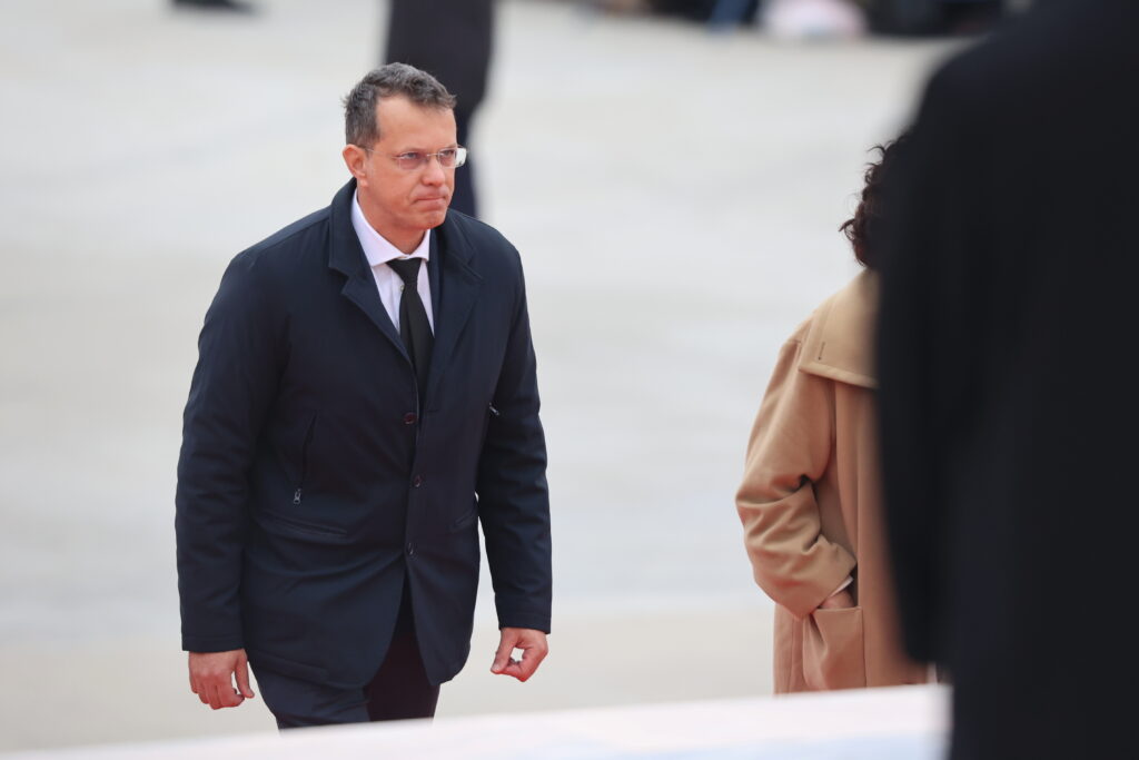 USR caută înlocuitor pentru Ministerul Apărării: listele scurte și favoriții discutați în partid