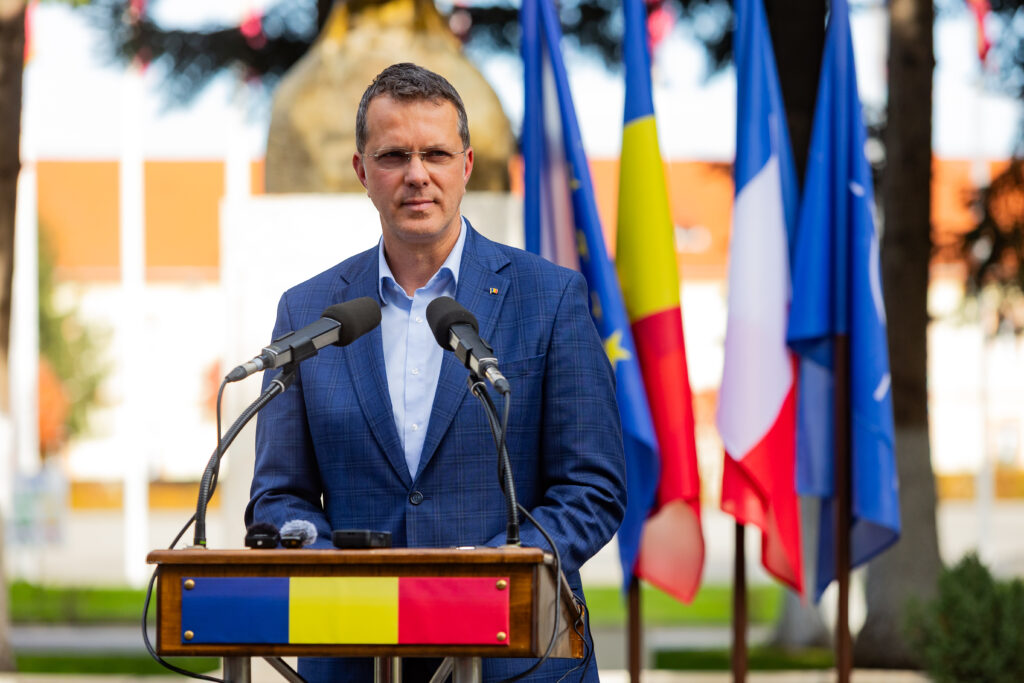 Mai mulți lideri USR cer retragerea sprijinului politic pentru Ionuț Moșteanu după scandalul diplomei de licență – surse