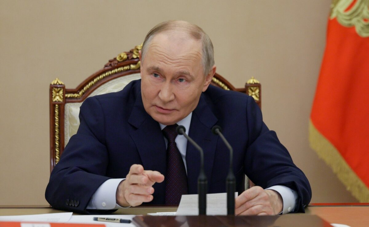 Vladimir Putin a anunțat care este principala condiție pentru a accepta să încheie războiul din Ucraina. Ce le promite europenilor Vladimir Putin a anunțat care este principala condiție pentru a accepta să încheie războiul din Ucraina. Ce le promite europenilor