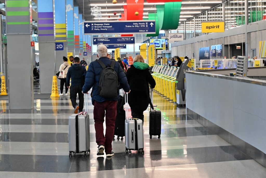 Polonia închide două aeroporturi în urma atacului cu drone din vestul Ucrainei