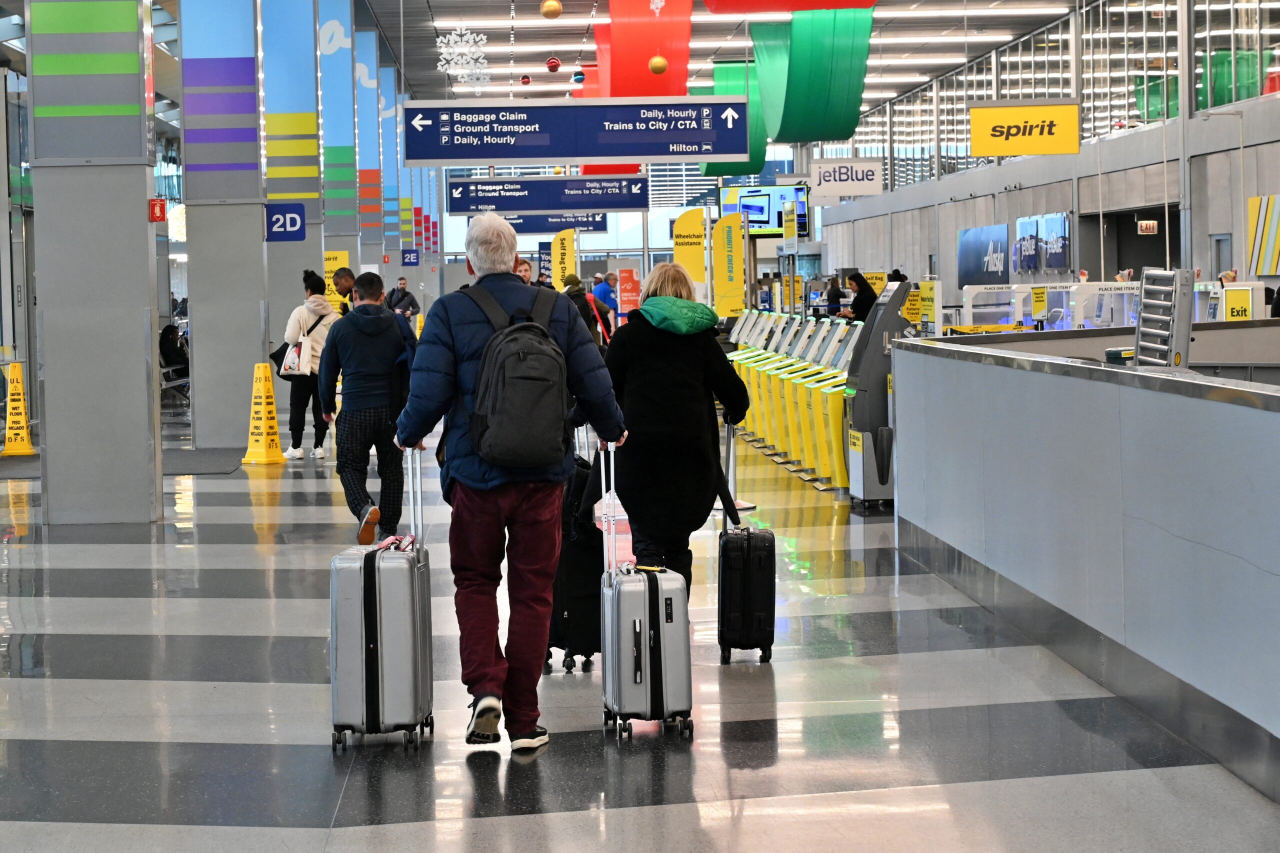 Rusia atacă vestul Ucrainei, Polonia închide aeroporturi