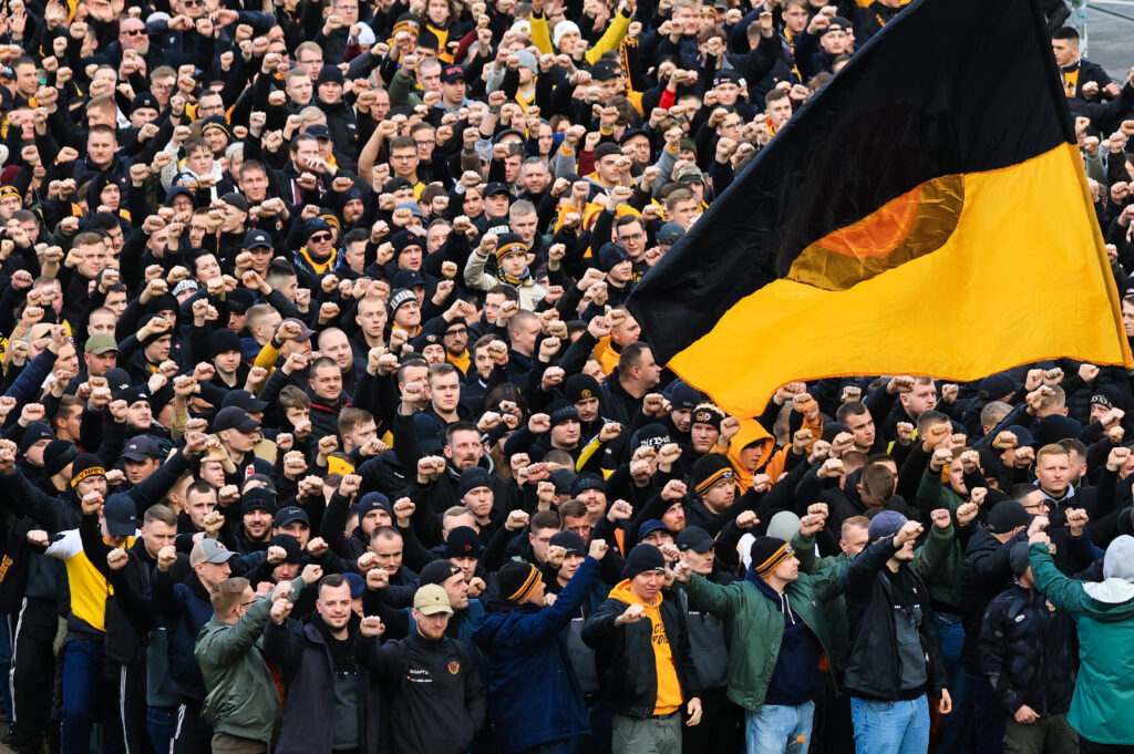 Protest masiv al suporterilor din Germania față de planurile de înăsprire a regulilor pe stadioane: „Fotbalul este sigur”