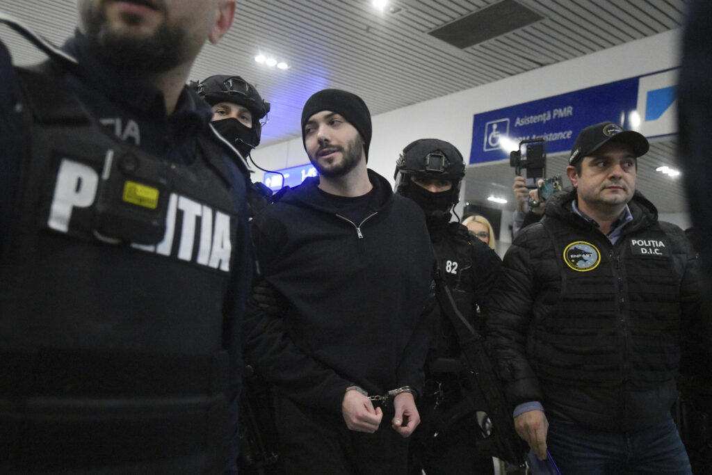 Fiul si nepotul lui Horațiu Potra ies din arestul la domiciliu. Instanța le-a interzis comunicarea cu Călin Georgescu