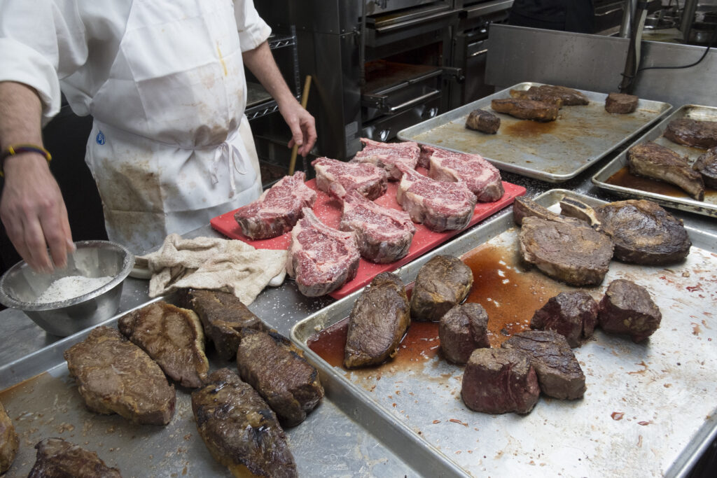 Brazilia încearcă să convingă lumea că poate produce carne de vită fără emisii de carbon