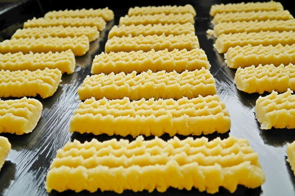 ANSVSA: Vânzarea online a prăjiturilor sau cozonacilor de către persoane neînregistrate este ilegală