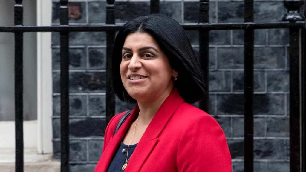 Marea Britanie introduce interdicții de vize pentru statele care refuză repatrierea migranților