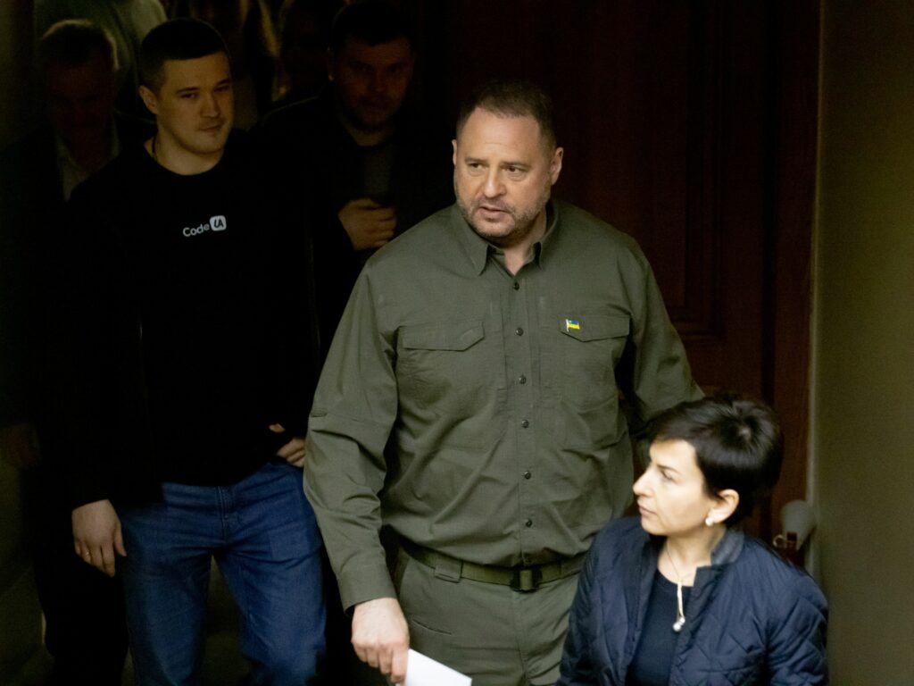 Anunțul lui Andrii Iermak, mâna dreaptă a lui Zelenski, după ce a demisionat: „Mă voi duce pe front”