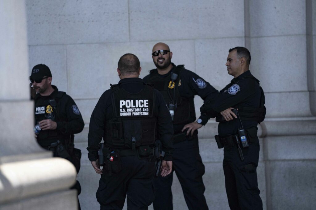 SUA suspendă toate deciziile privind azilul. Oficial american: Protecția acestei țări și a poporului american rămâne primordială