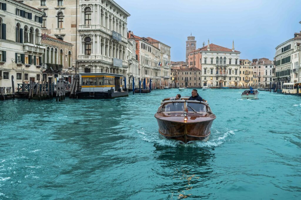 Un oraș popular din Italia, unde merg și românii, va percepe din nou taxe vizitatorilor