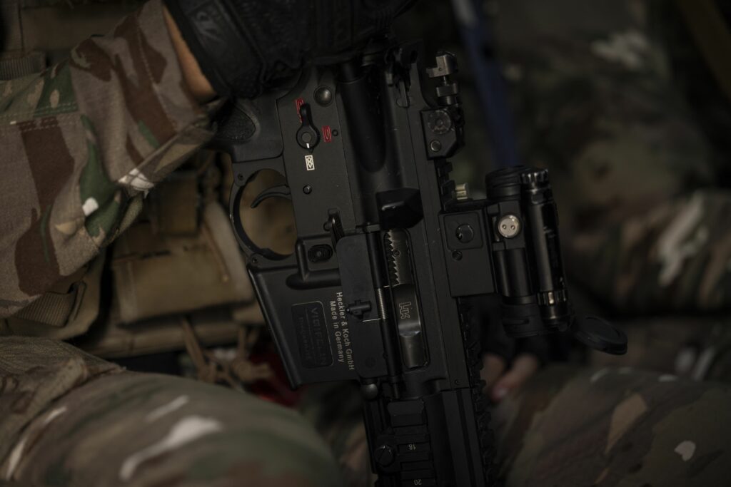 The Guardian: Cum își consolidează țările europene armatele? Țările care au decis revenirea la serviciul militar voluntar sau obligatoriu