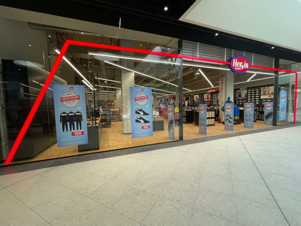 Detaliile din spatele plecării Hervis din România. Oficial din cauza „modei”, neoficial din cauza pierderilor