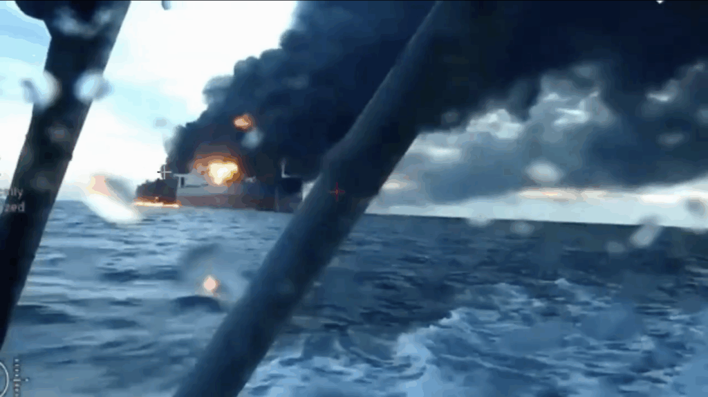 Ucraina a lovit cu drone navale două petroliere ale „flotei fantomă” a Rusiei în Marea Neagră