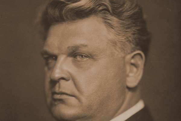 145 de ani de la nașterea unuia dintre cei mai mari scriitori români: Mihail Sadoveanu, patriarhul literaturii române