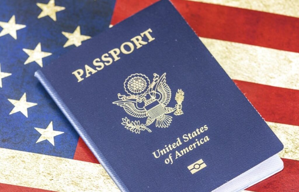 Curtea Supremă SUA: Doar sexul definit la naștere va fi recunoscut pe pașapoartele americane