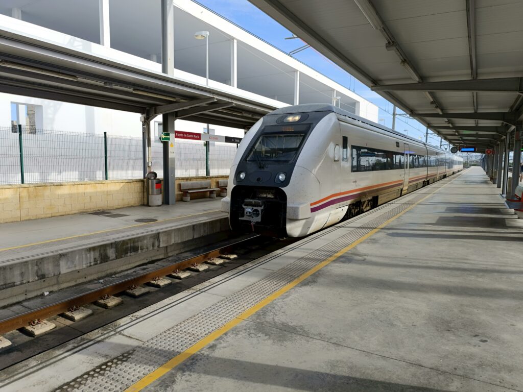 13 persoane, în spital, după un accident feroviar din Slovacia. Premierul Fico a refuzat cererea de demisie a ministrului Transporturilor