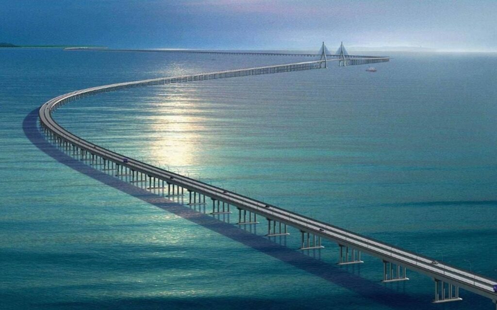 Cel mai lung pod din lume: două ore de călătorie spectaculoasă