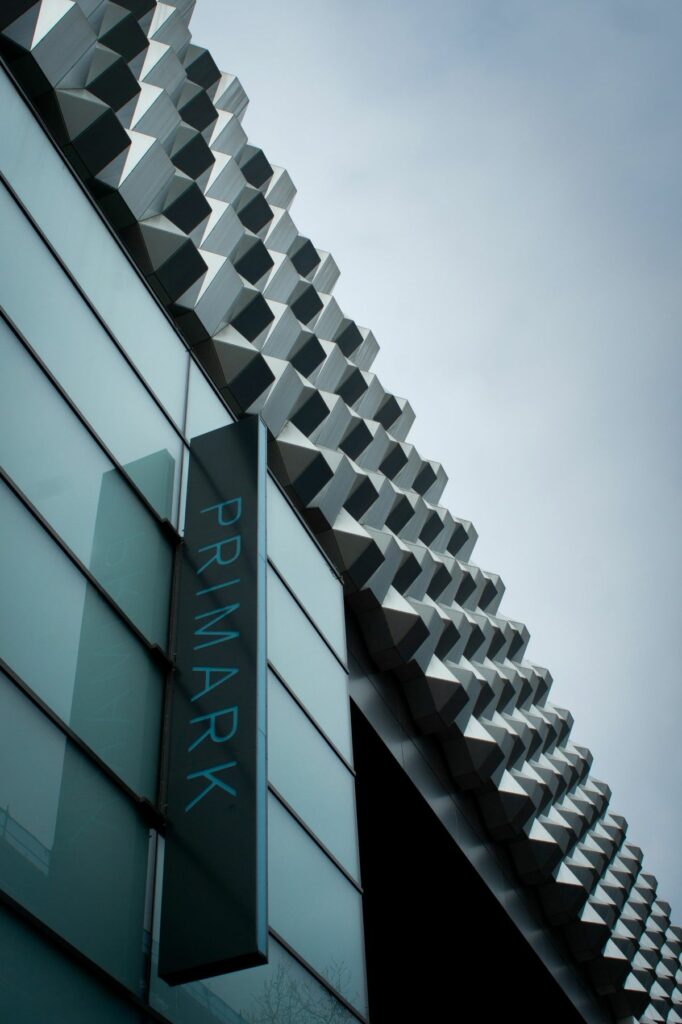 Primark se independizează? Gigantul britanic AB Foods vrea separarea lanțului de îmbrăcăminte de restul afacerilor sale