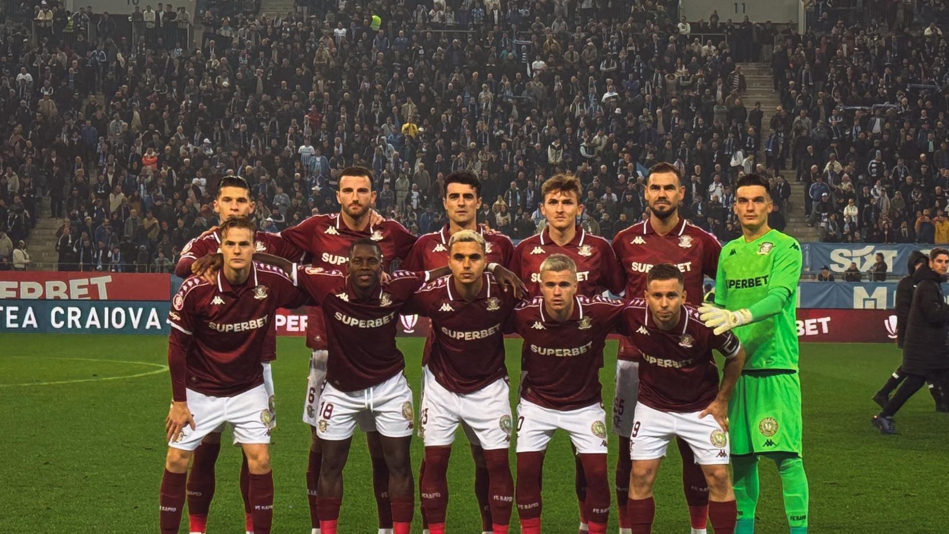 patru persoane scoase din public, două amendate