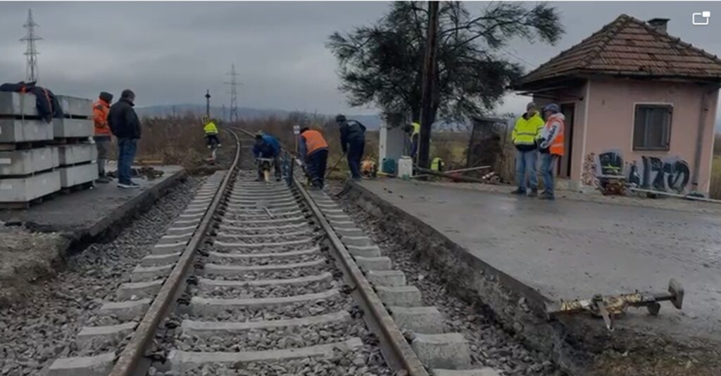 Circulația redeschisă pe DN73 între Râșnov și Cristian după 38 de ore de lucrări la trecerea la nivel cu calea ferată