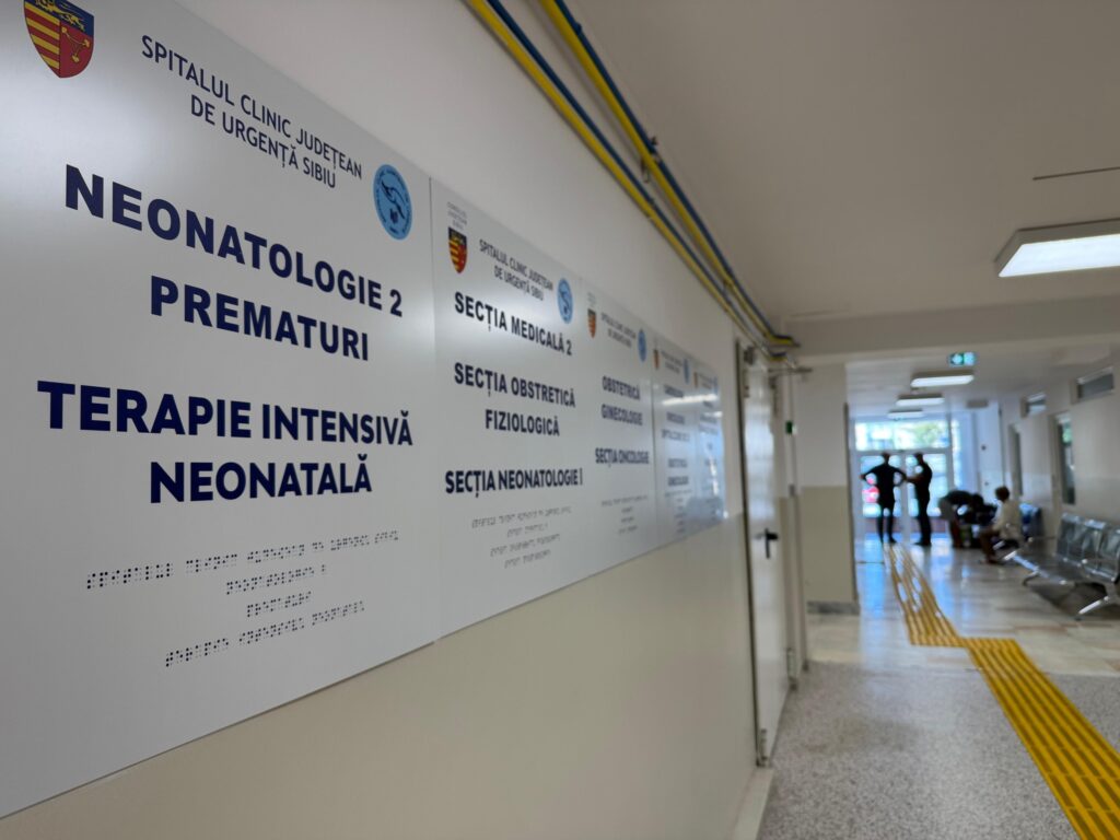 Spitalul Județean de Urgență Sibiu a instalat panouri informative și marcaje tactile pentru nevăzători