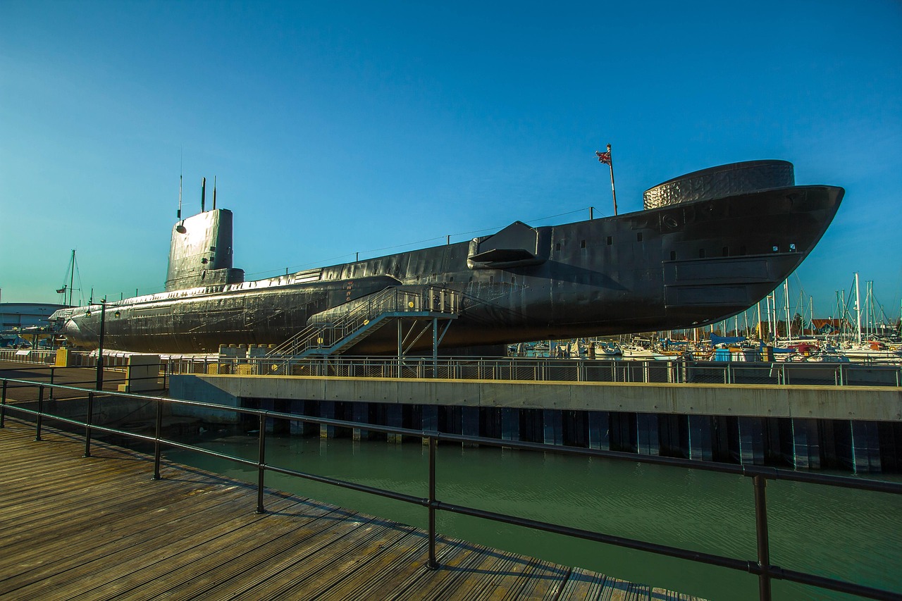 Norvegia își întărește apărarea: două submarine noi și rachete