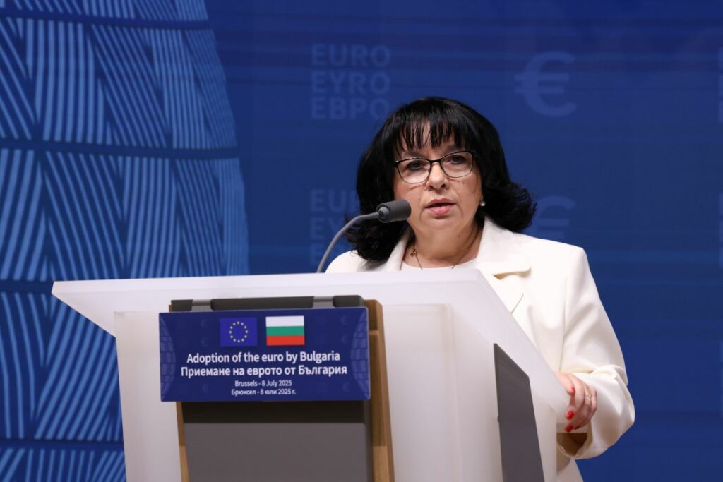 Bulgaria o ia pe urmele României la capitolul cheltuieli: Datoria țării vecine va exploda anul viitor