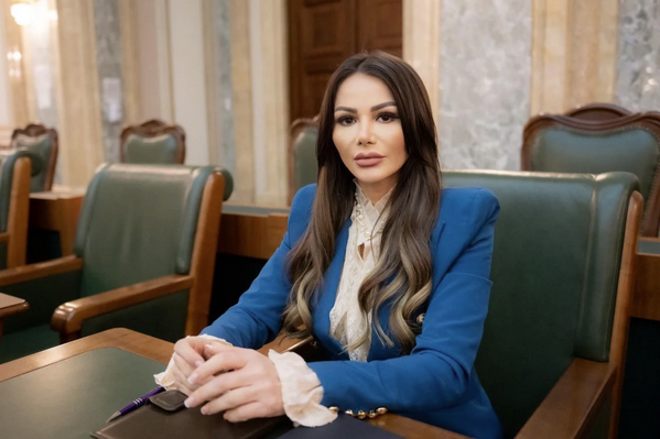 Senatoare POT, atacată cu ranga într-o parcare din București