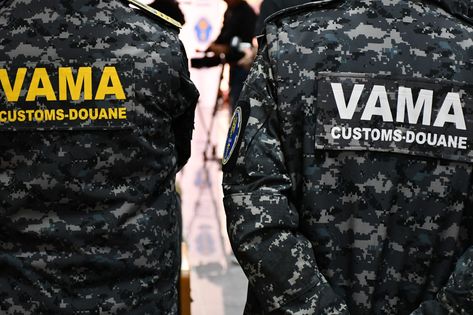 DNA cere arestarea preventivă pentru 30 de zile a celor doi funcționari vamali din Portul Constanța