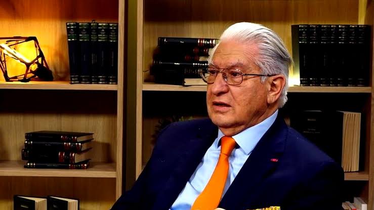 Cele 7 elemente care ne feresc de Alzheimer, potrivit neurochirurgului Vlad Ciurea. Oricine le poate urma!