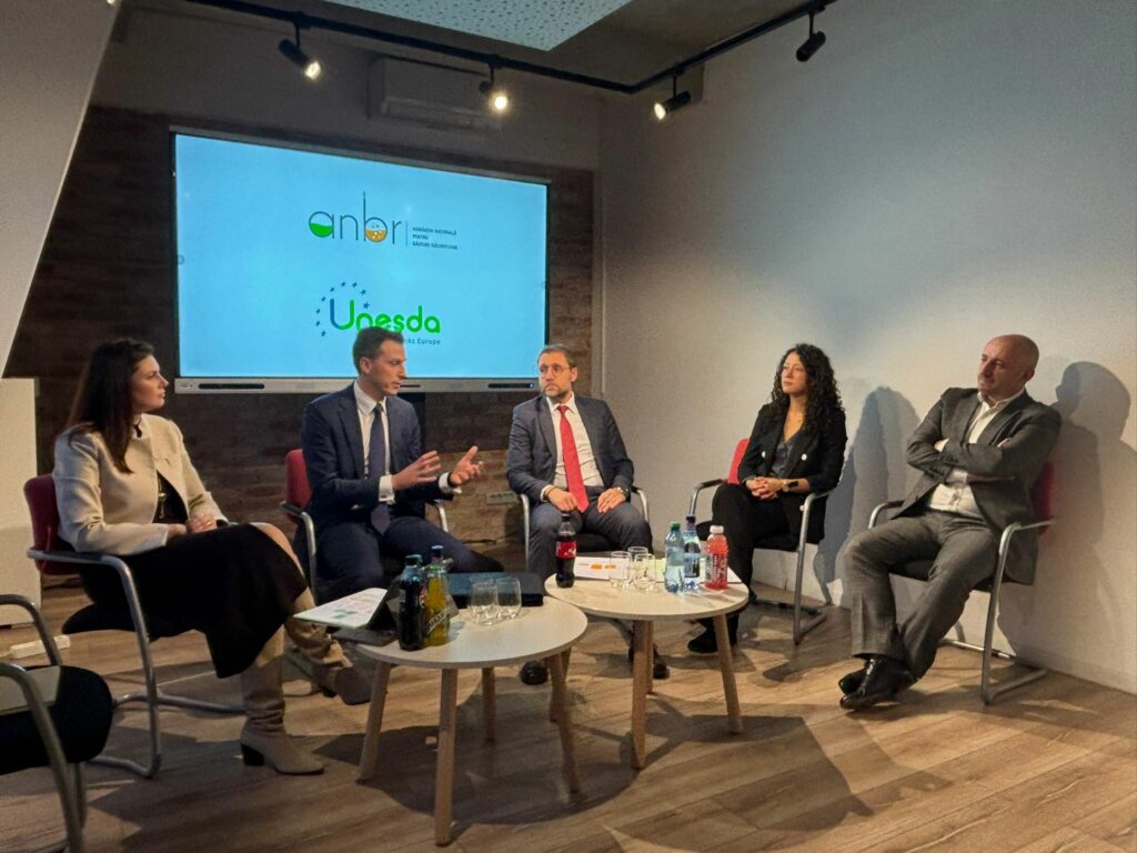 Producătorii de băuturi răcoritoare reclamă taxele prea mari și iau în calcul și o acțiune în instanță.„Ne dorim eliminarea caracterului discriminatoriu al taxării”