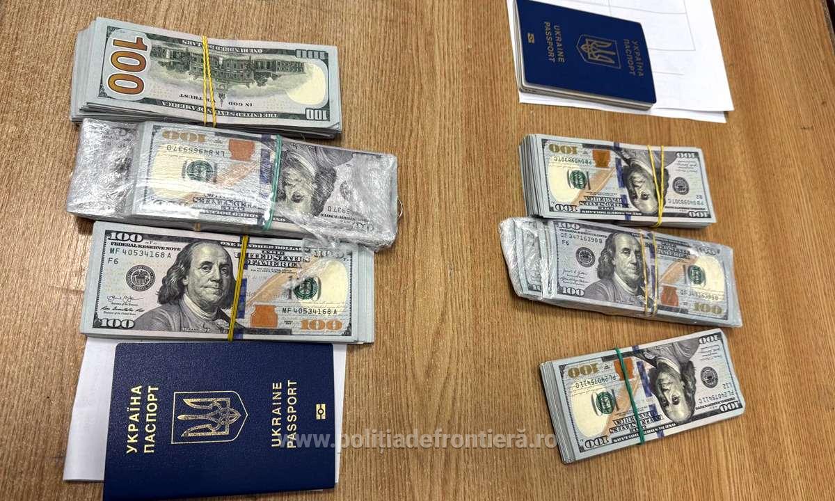 Două ucrainence cu 60.000 dolari ascunși în cizme