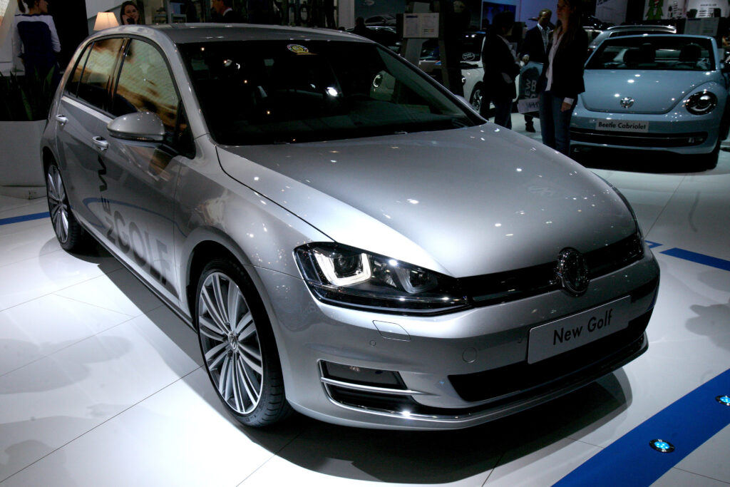 Top 5 cele mai bine vândute mașini second-hand din România în 2025. Ce motorizări preferă românii