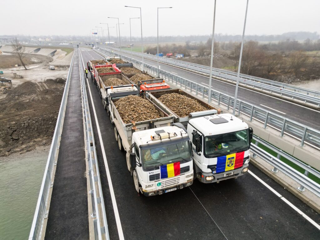 Podul peste Tisa a trecut testele de rezistență. Noul pod rutier dintre România și Ucraina, aproape de finalizare