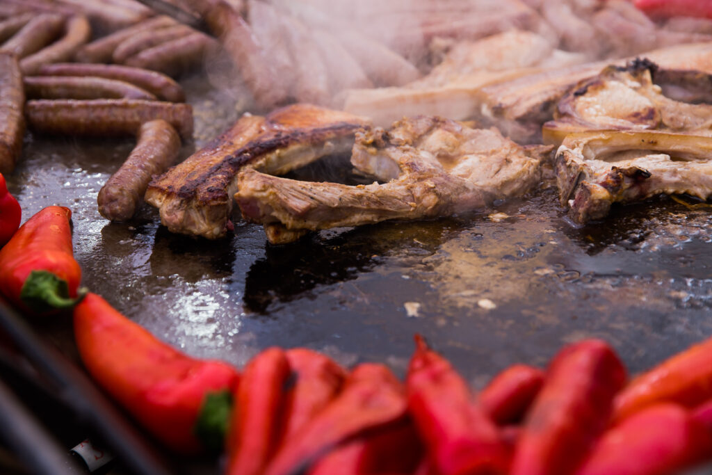 Ar trebui să mâncăm mai devreme iarna? De ce ora cinei contează mai mult decât crezi