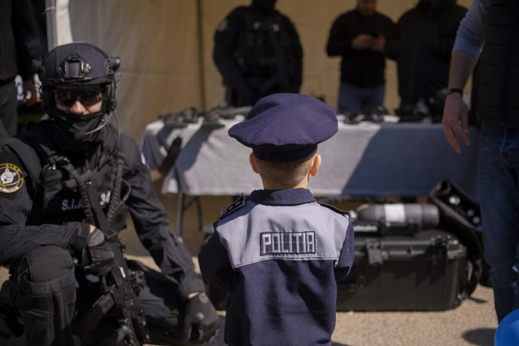 18 grupuri de contrabandă destructurate de poliția română