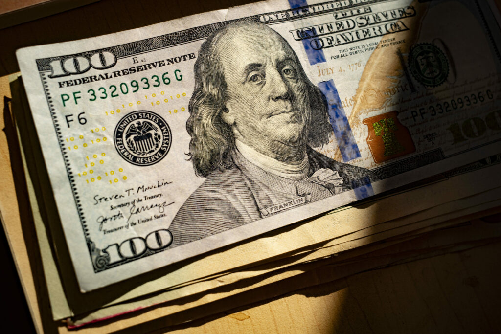 Economia SUA a crescut cu 4,3% în trimestrul al treilea, cea mai mare creștere din ultimii doi ani