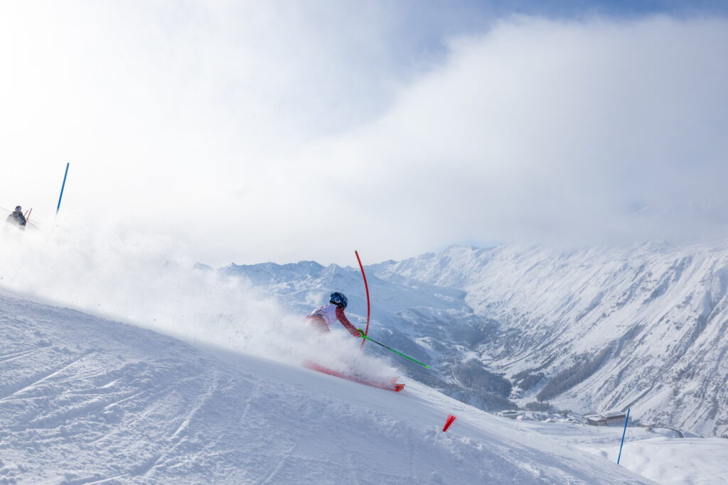 Schi alpin: Austriacul Marco Schwarz a câștigat super-G-ul de la Livigno, din cadrul Cupei Mondiale