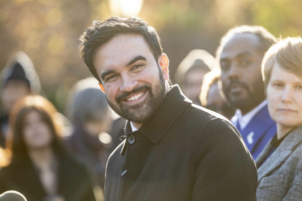 Zohran Mamdani preia mandatul de primar al New Yorkului într-o ceremonie simbolică în metrou