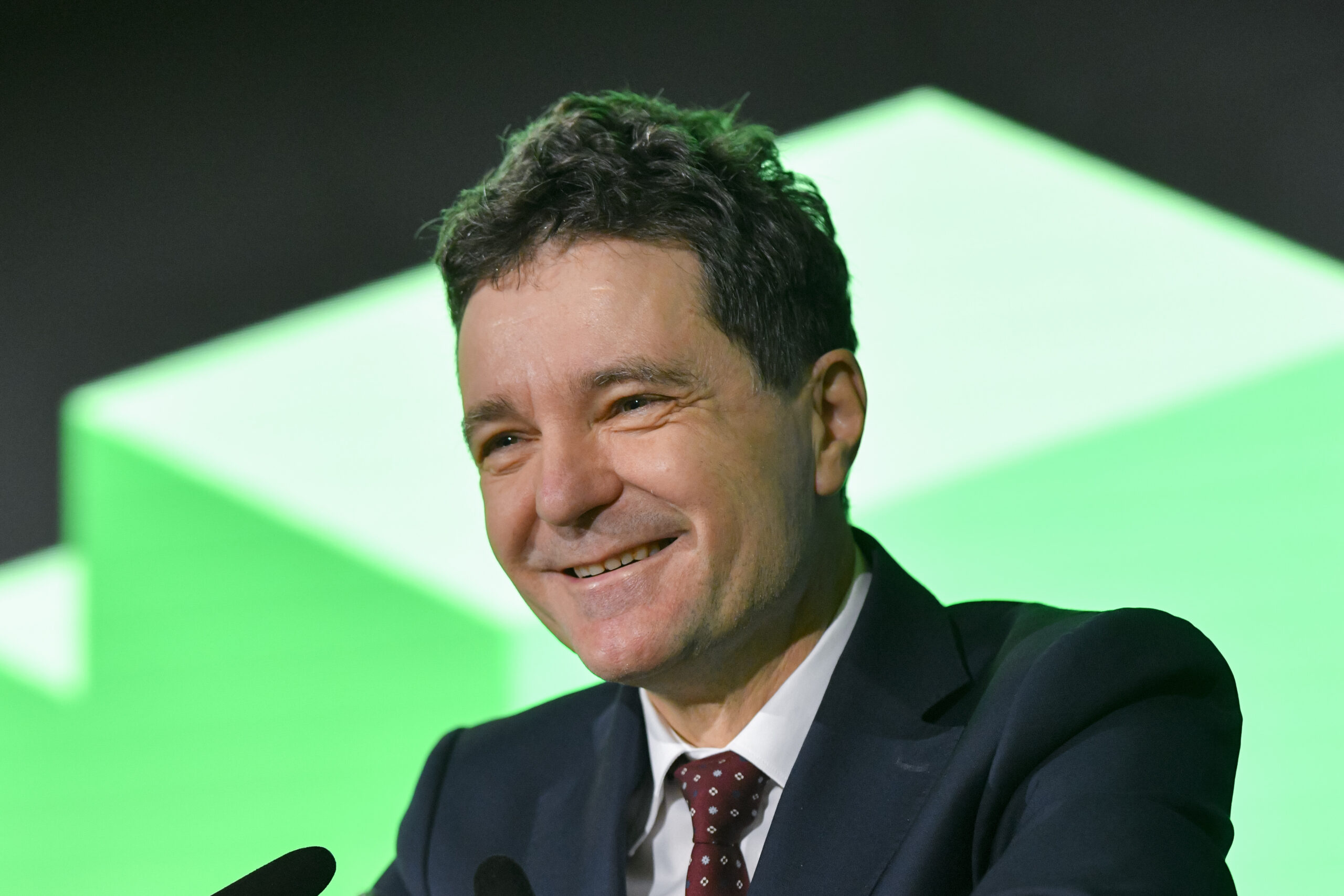 Noi, românii, avem boala de a transforma multe lucruri vii în șabloane