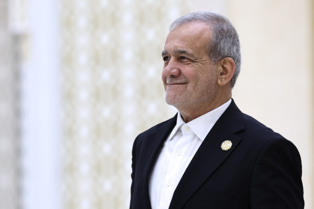 Președintele Iranului spune că țara sa se află într-un „război total” cu SUA, Israel și Europa