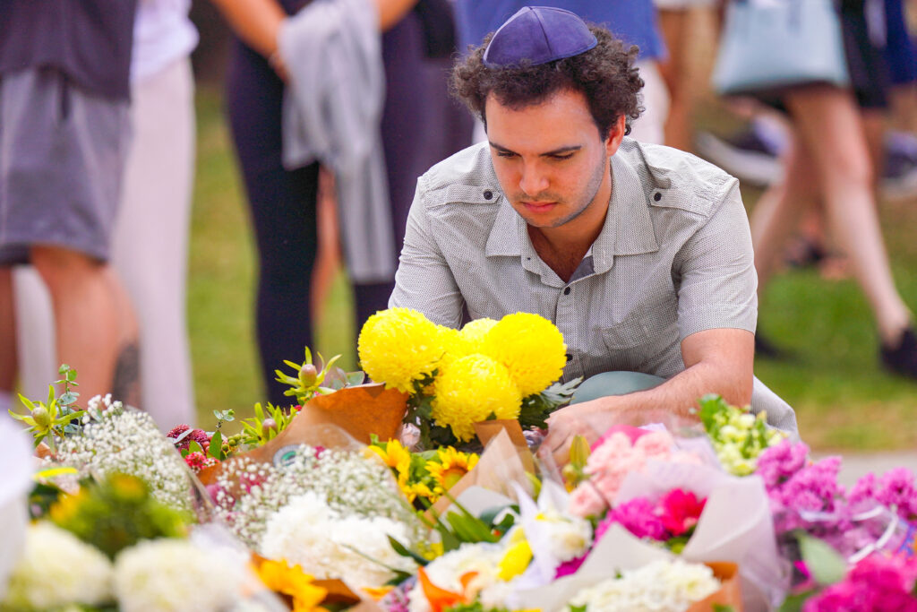Australia ține duminică un minut de reculegere după atacul de la Bondi Beach