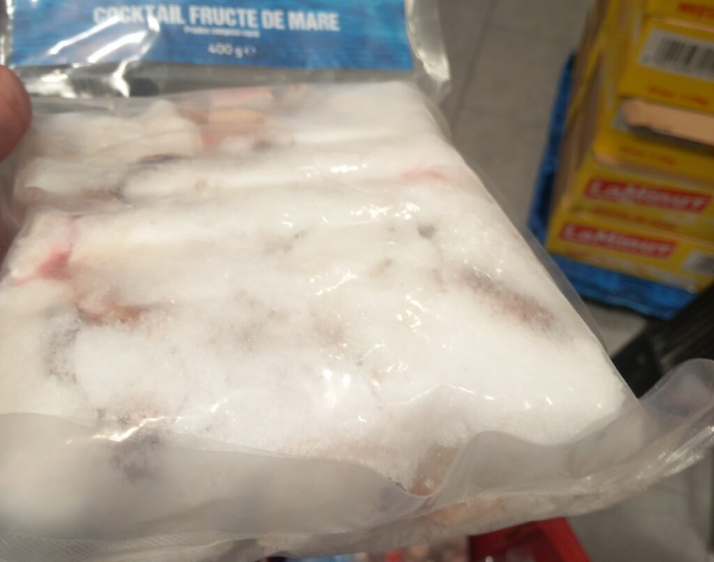 Pește stricat și jucării false în magazine: Amenzi de 7 milioane de lei în toată țara