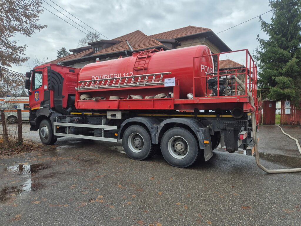 Prahova: Apa ajunge de luni în toate cele 13 localități afectate. Potabilitatea este încă verificată