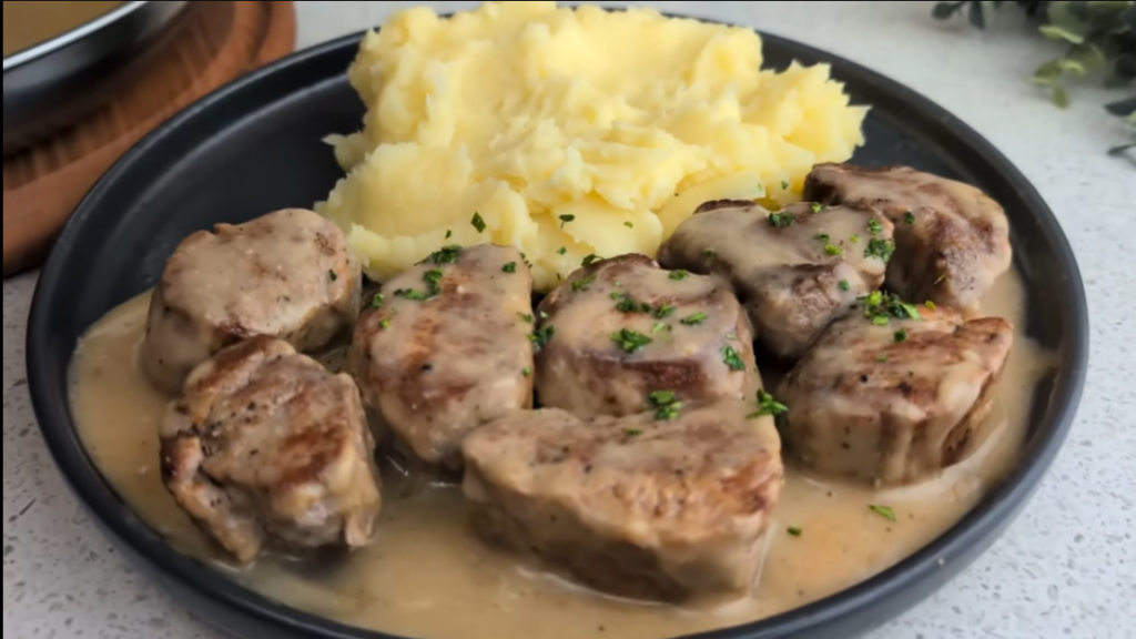 Trei preparate din porc din bucătăria „vintage”, economice și ușor de făcut, pentru masa de Crăciun 