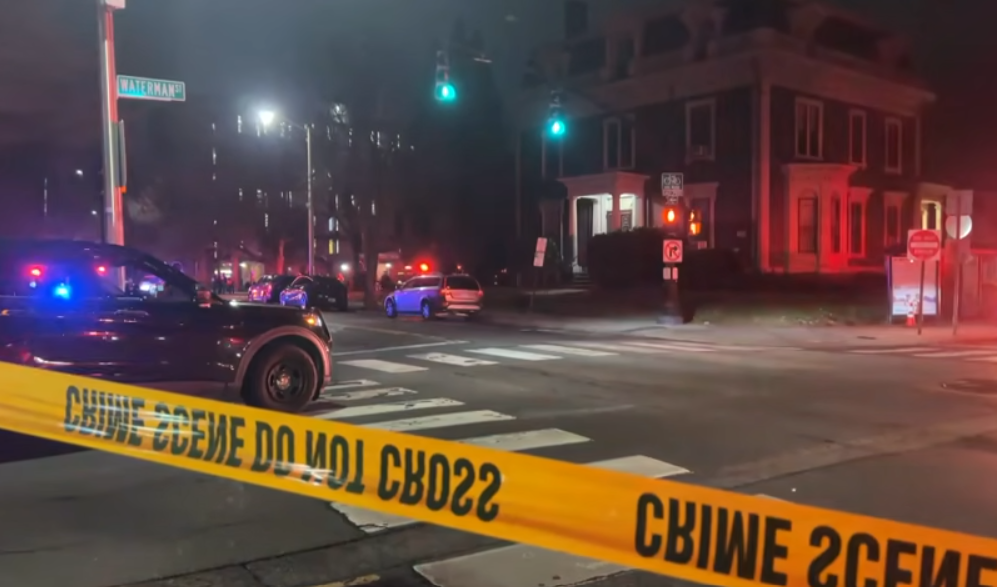 Atac armat în campusul prestigioasei universități Brown. Cel puțin 2 morți și 8 răniți