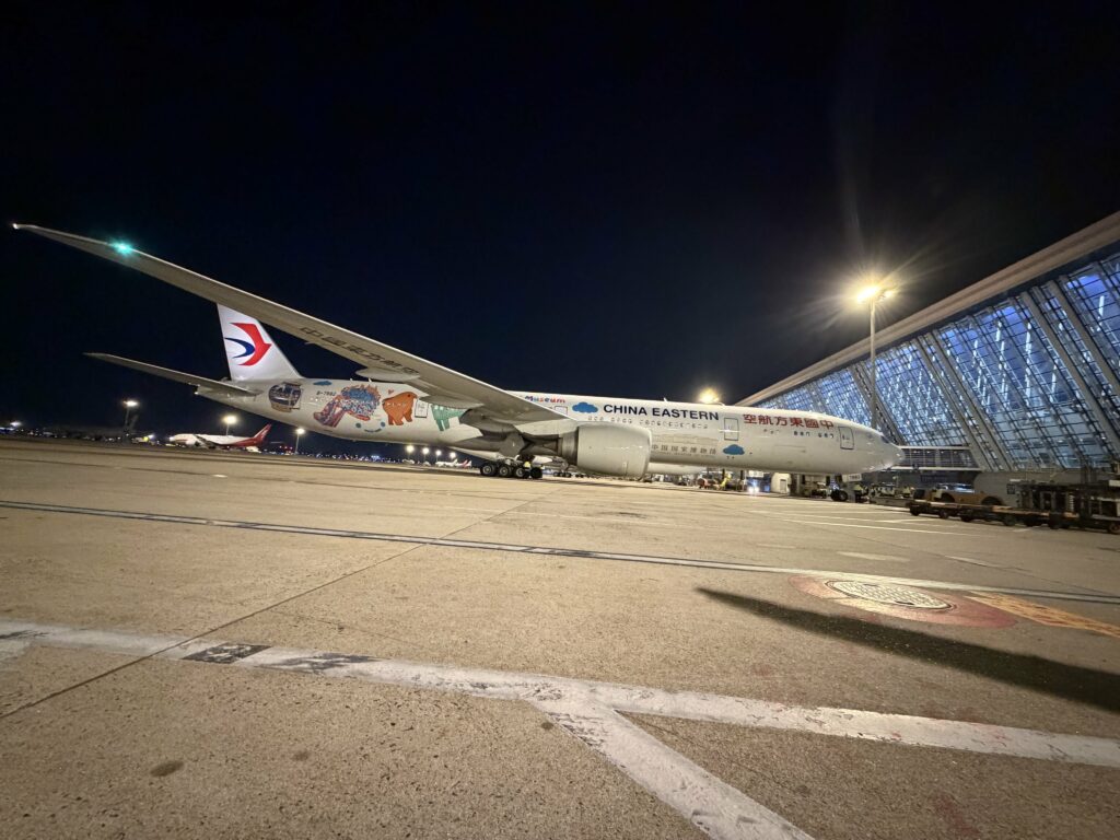 China lansează cel mai lung zbor din lume – jumătate din circumferința Pământului, parcursă în 29 de ore