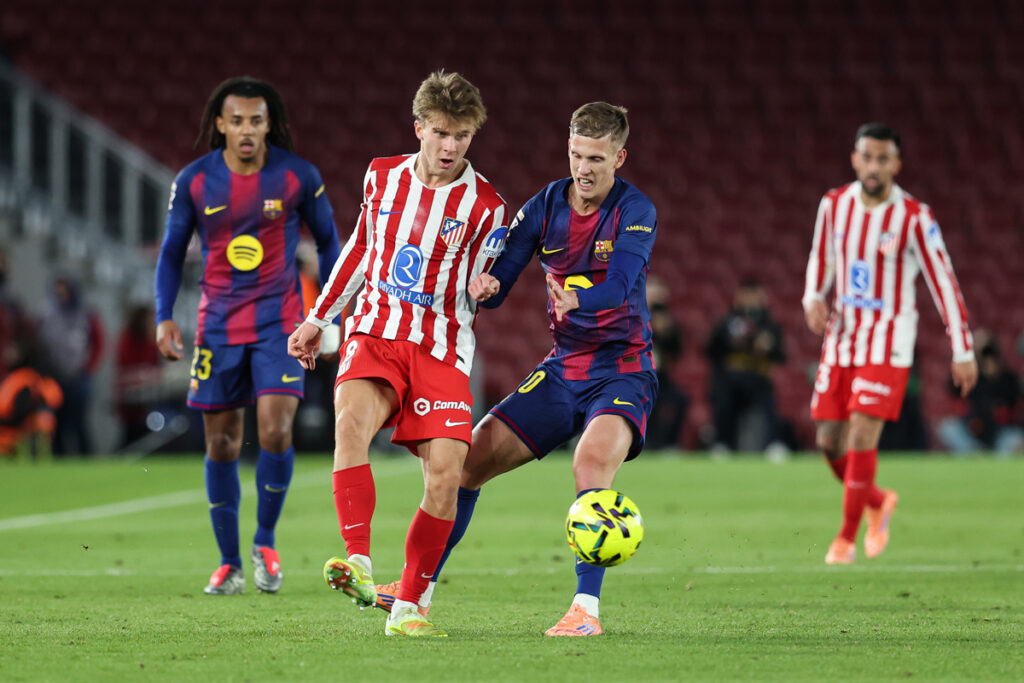 Mijlocașul Barcelonei, Dani Olmo, indisponibil cel puțin o lună, din cauza unei accidentări la umăr